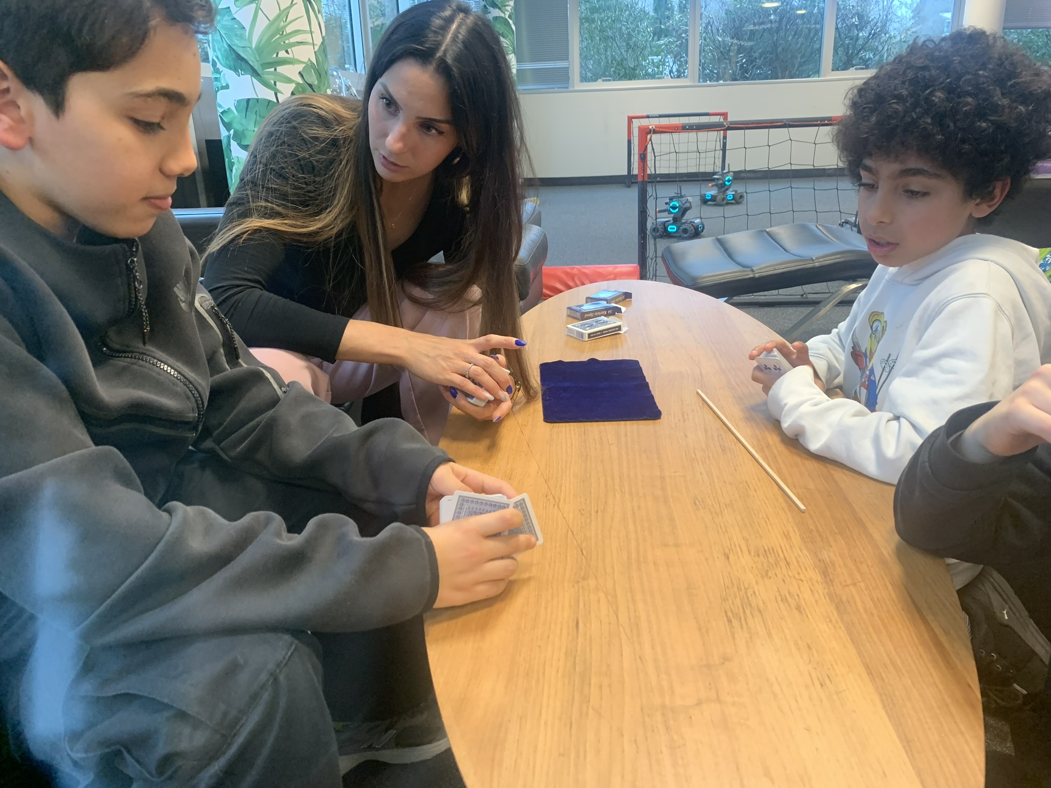 Atelier d’initiation à la magie animé par Manon Castello avec des enfants